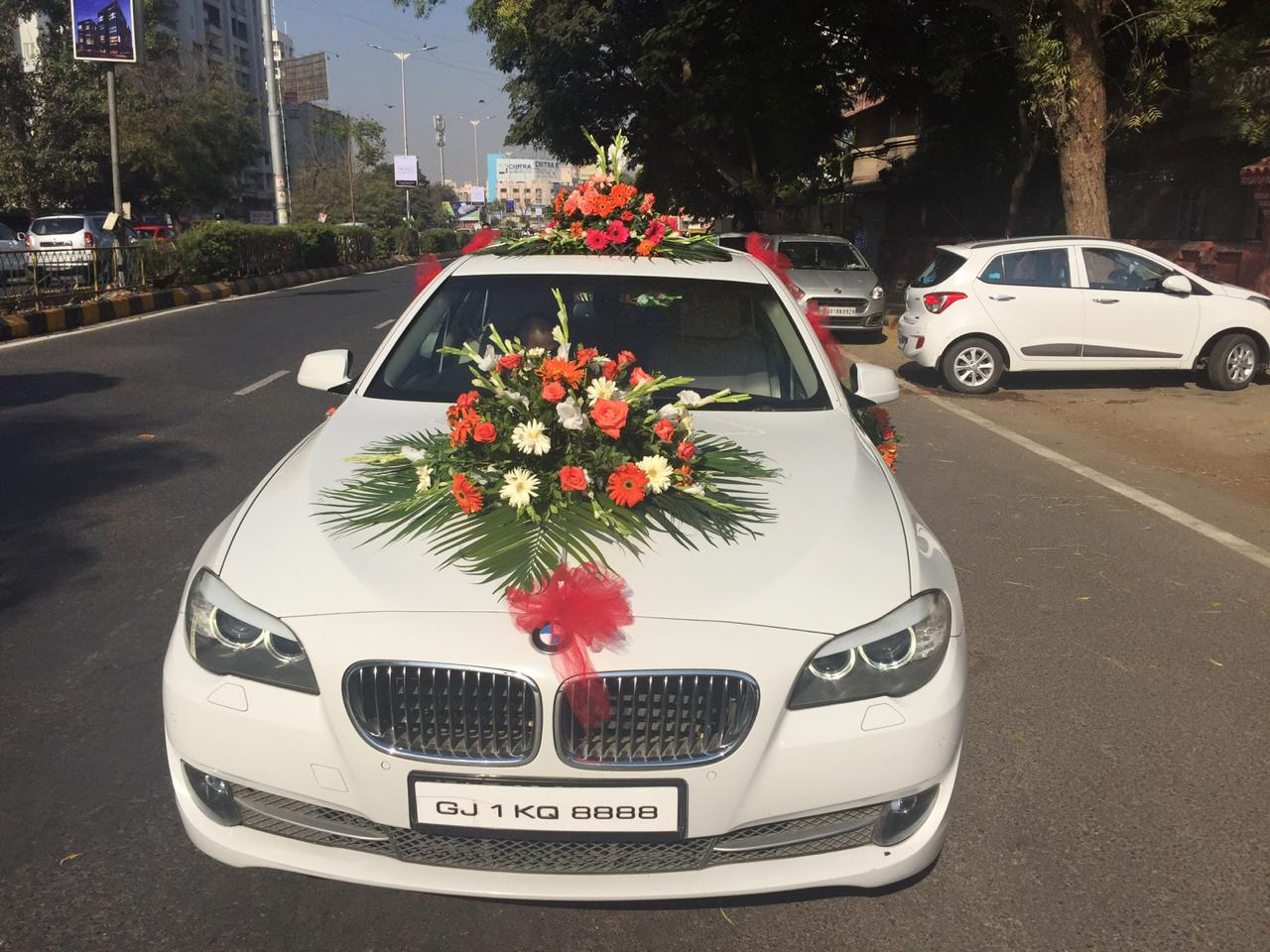 muv/xuv/suv car rental in ahmedabad