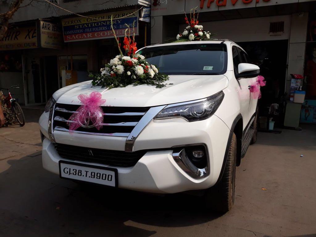muv/xuv/suv car rental in gujarat